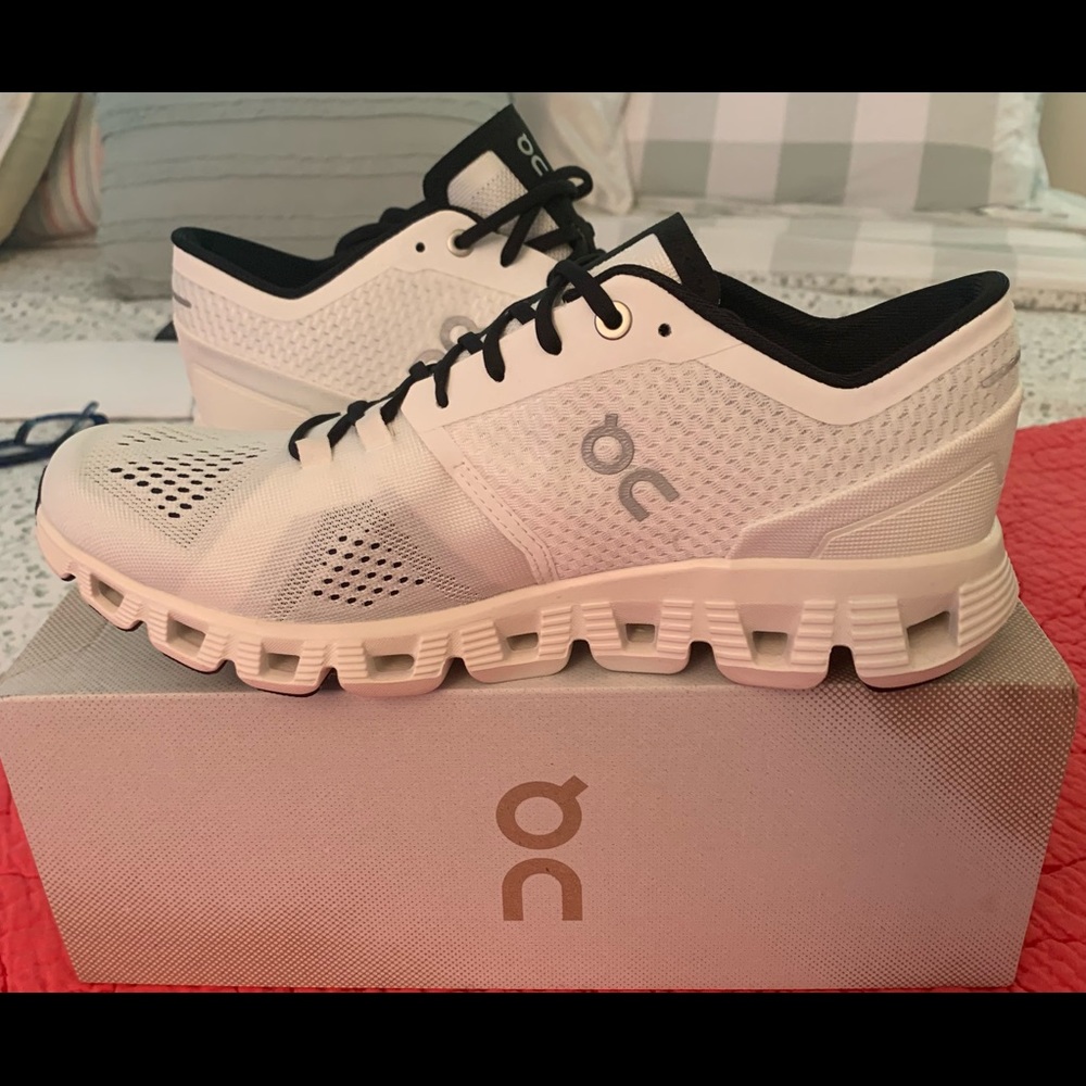 New Cloud X woman sneakers.